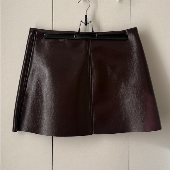 NWT H&M Burgundy Faux Leather Mini Skirt - Picture 6 of 8